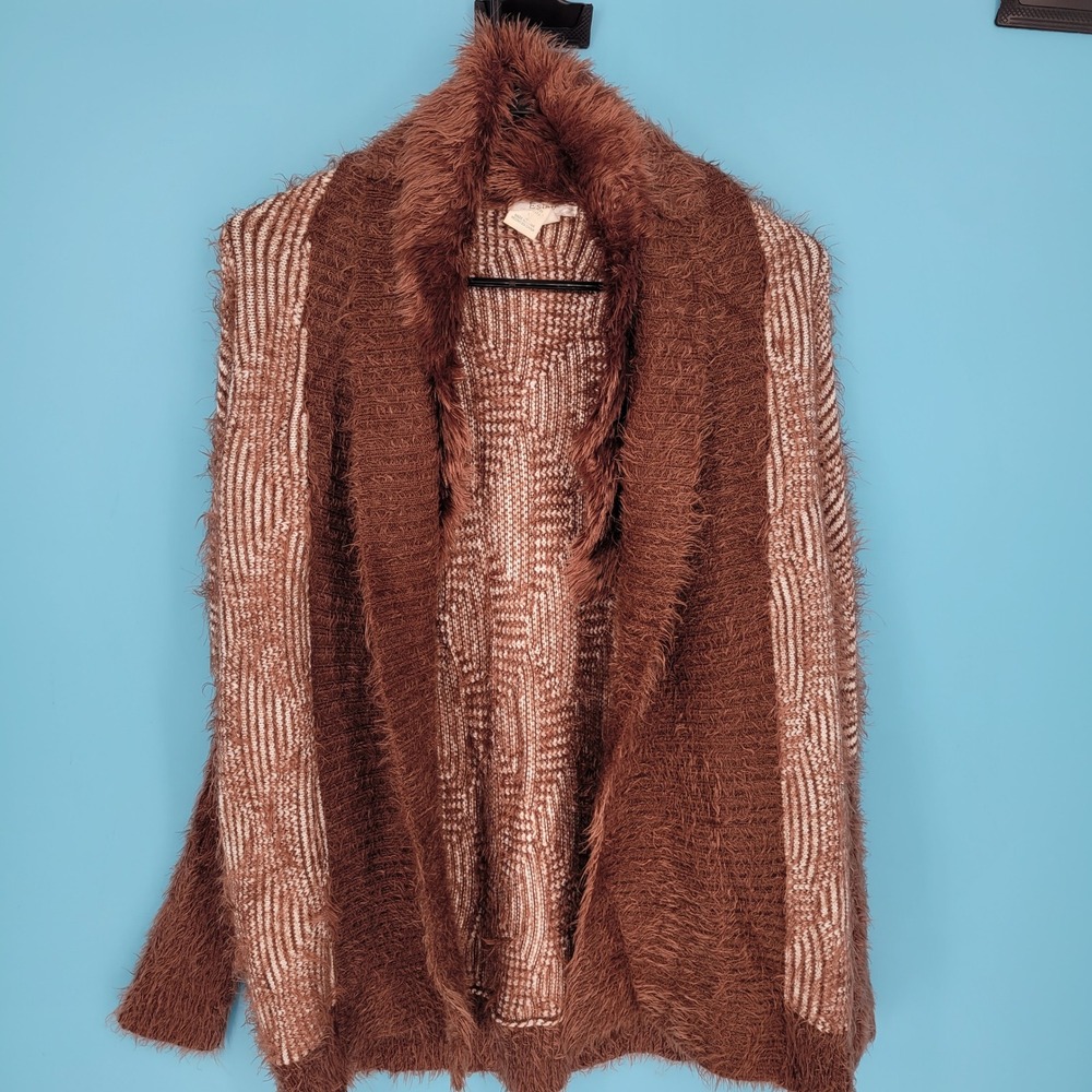 Esley Cardigan Sweater Womens M Brown Faux Fur Trim Eyelash Knit Batwing cozy
